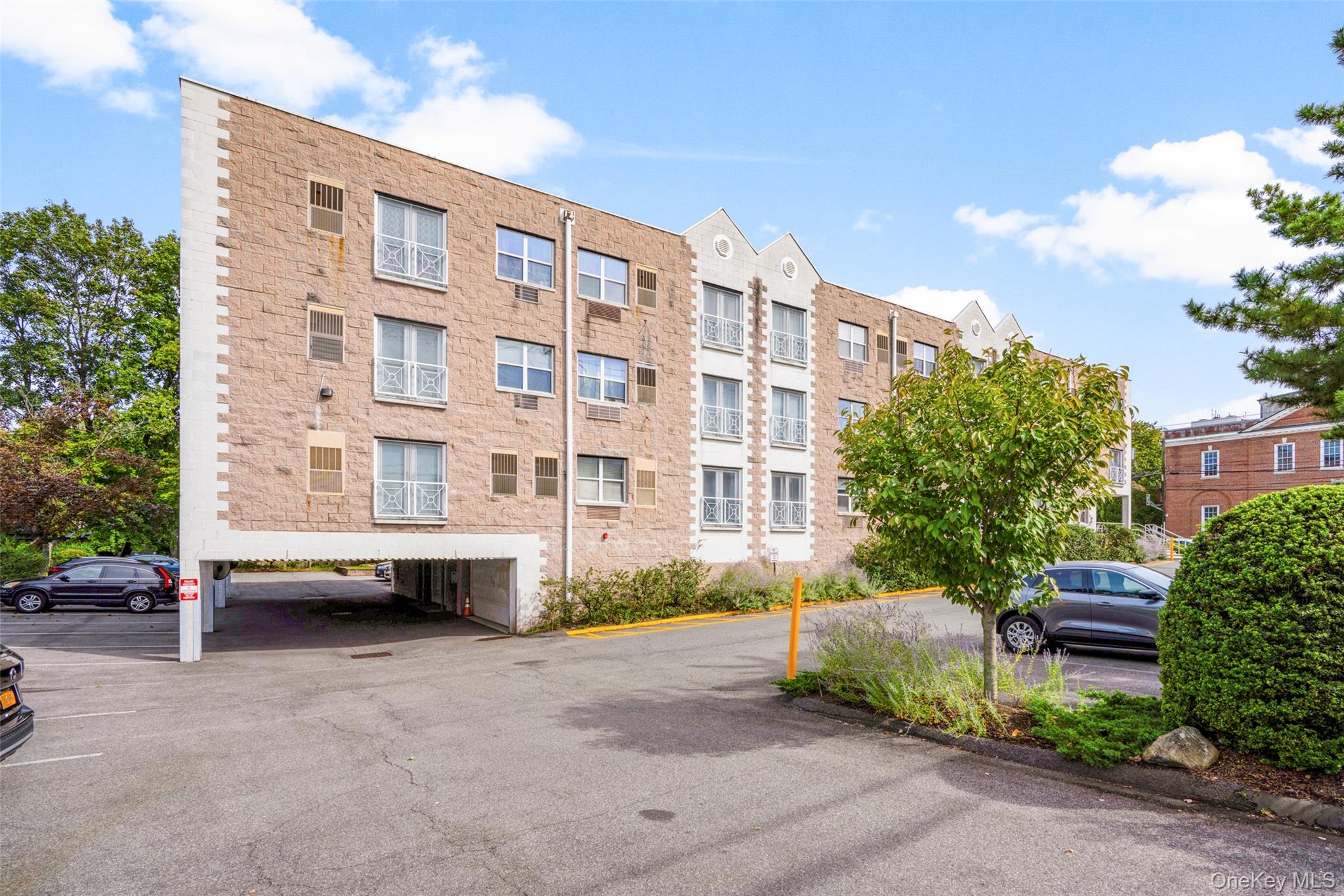 501 N Barry Avenue # 3M, Mamaroneck, NY 10543