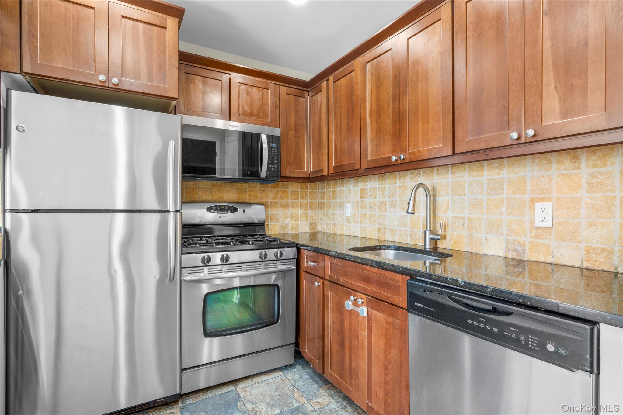 501 N Barry Avenue # 3M, Mamaroneck, NY 10543