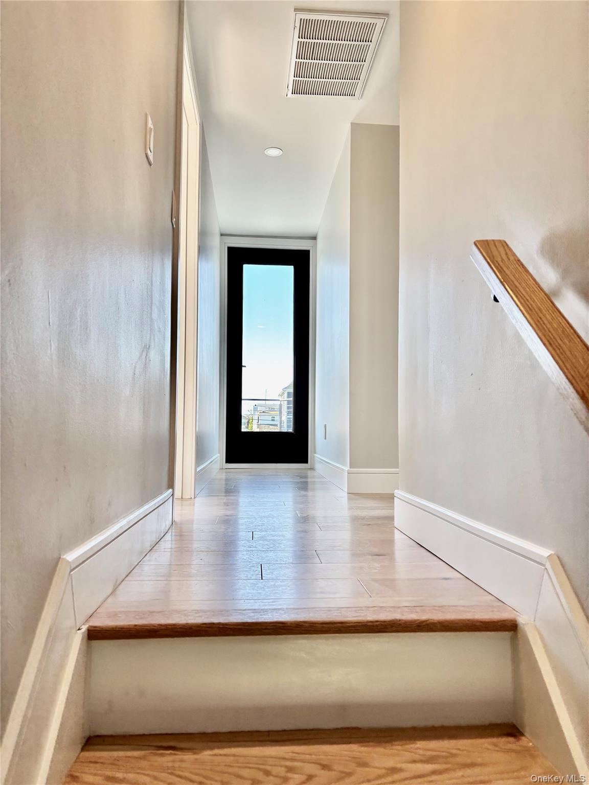 188 Sequams Lane Cen, West Islip, NY 11795