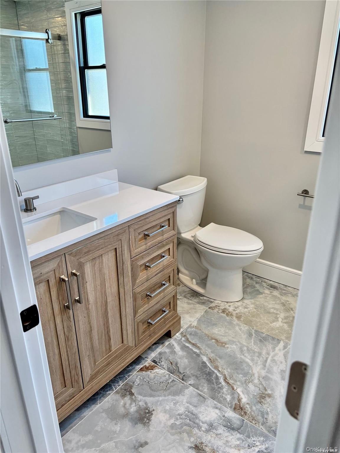 188 Sequams Lane Cen, West Islip, NY 11795