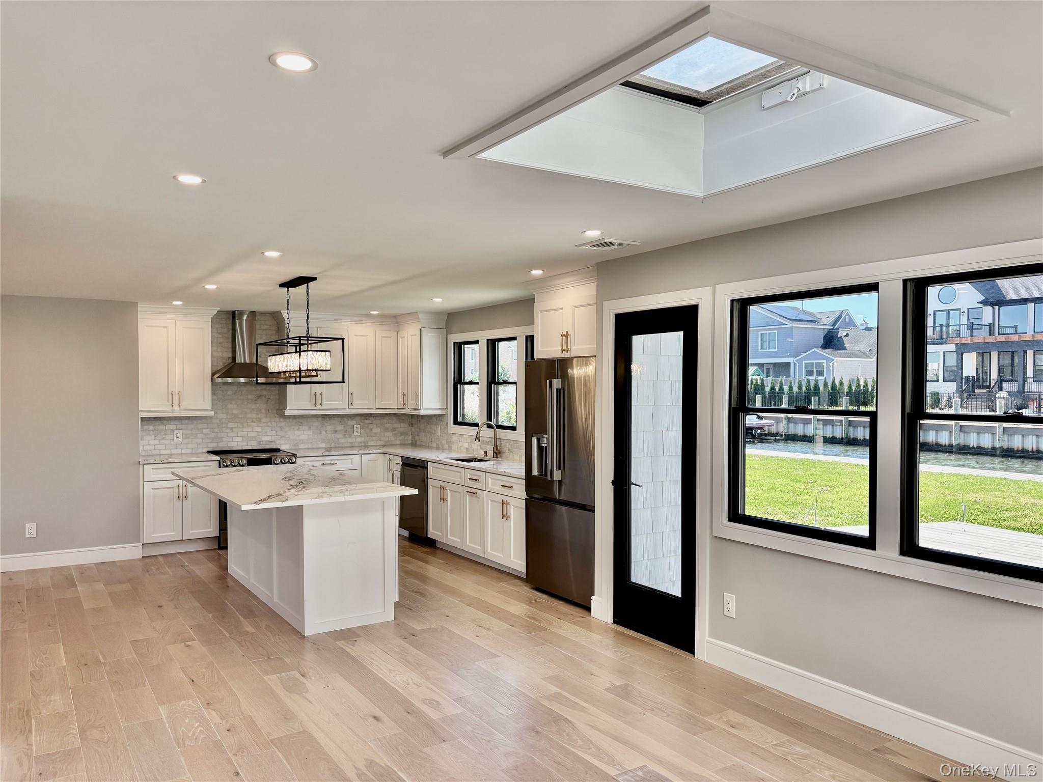 188 Sequams Lane Cen, West Islip, NY 11795