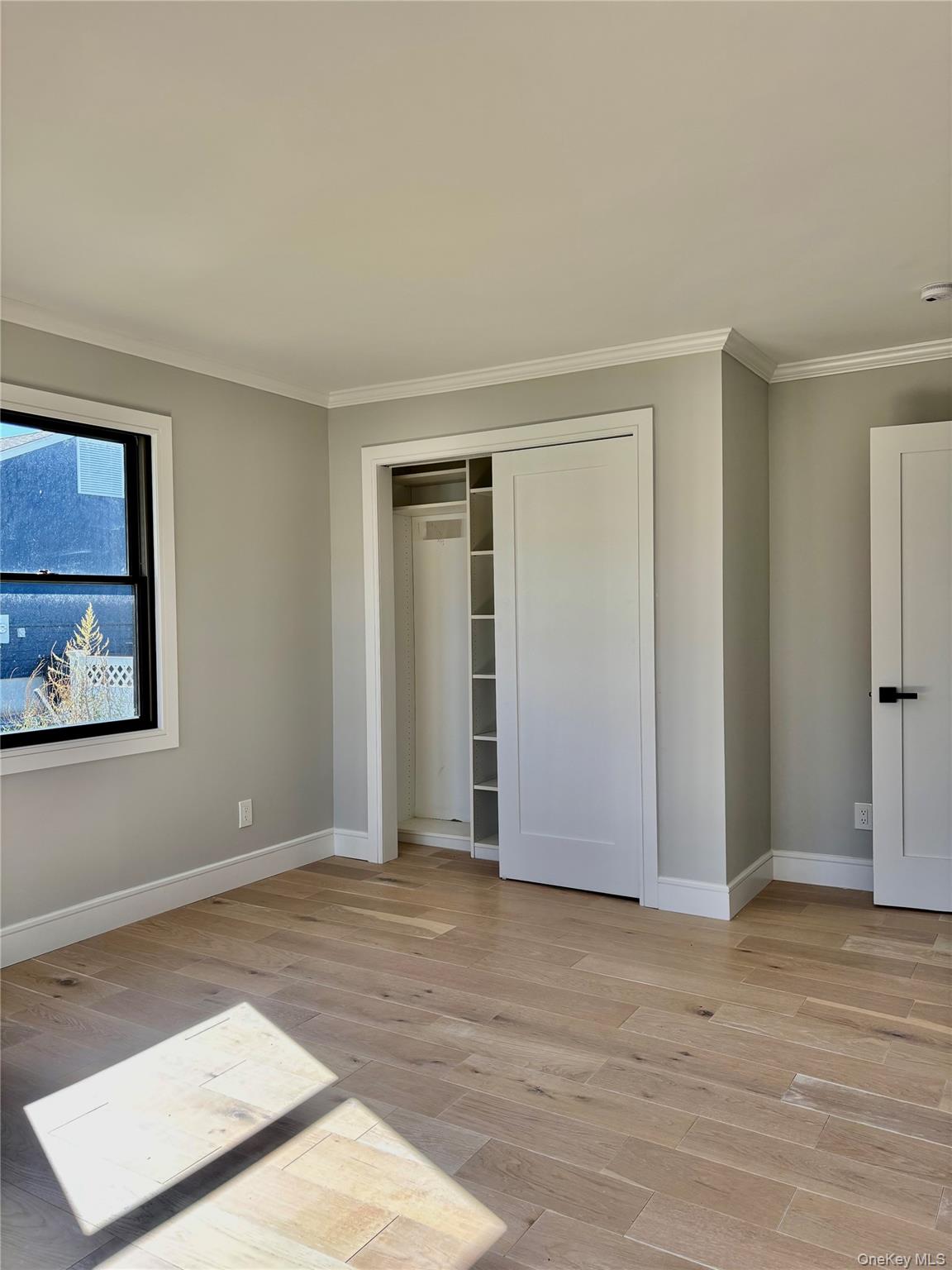 188 Sequams Lane Cen, West Islip, NY 11795