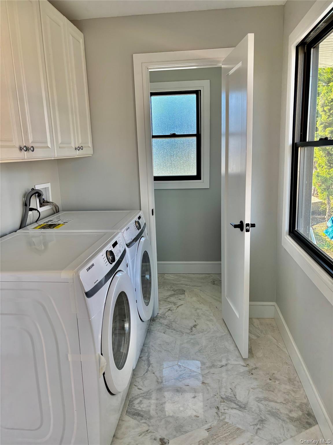 188 Sequams Lane Cen, West Islip, NY 11795