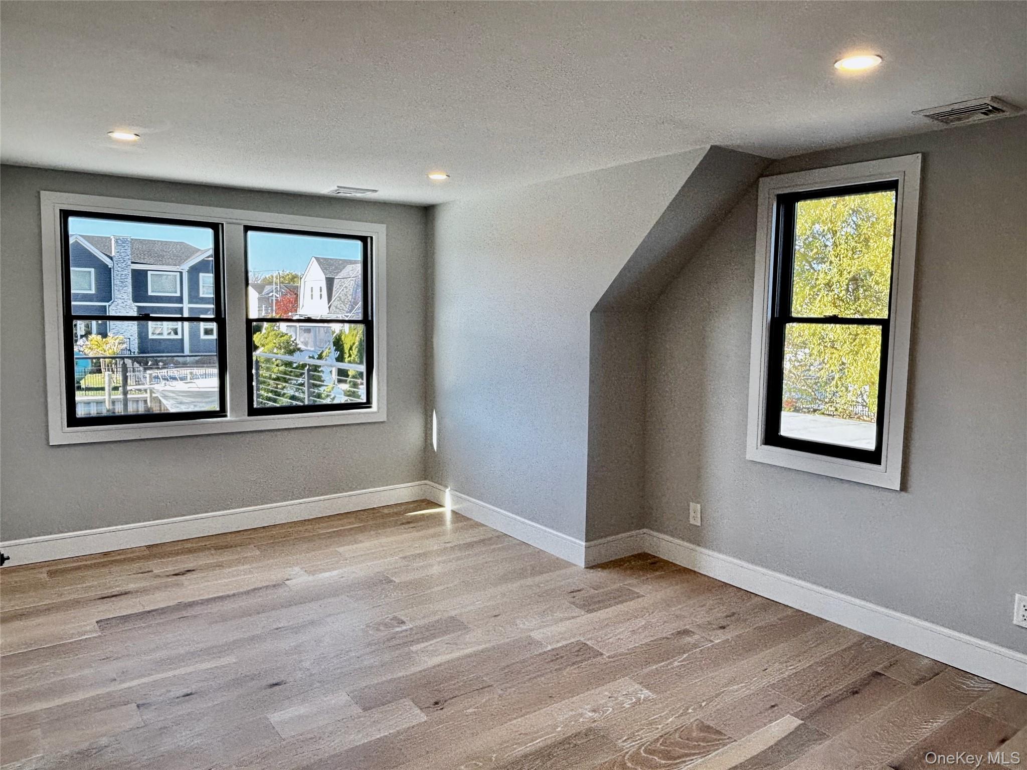 188 Sequams Lane Cen, West Islip, NY 11795