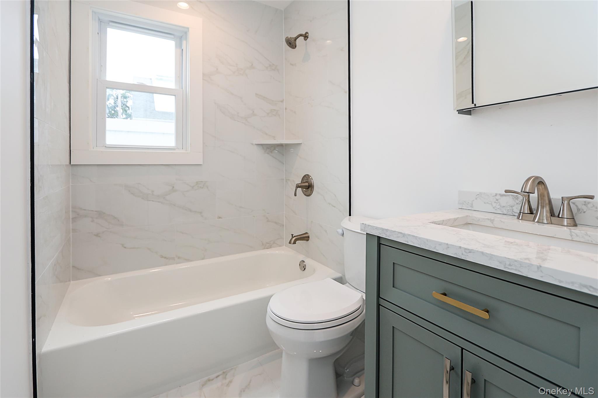 50 Carlls Path, North Babylon, NY 11703