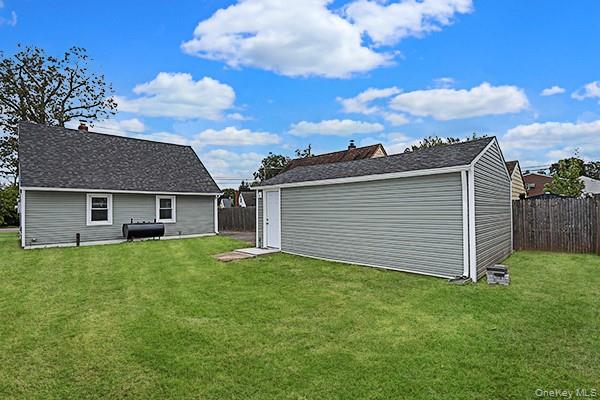 50 Carlls Path, North Babylon, NY 11703