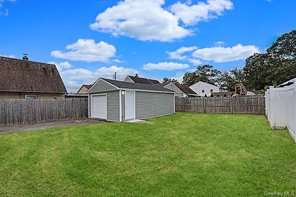 50 Carlls Path, North Babylon, NY 11703