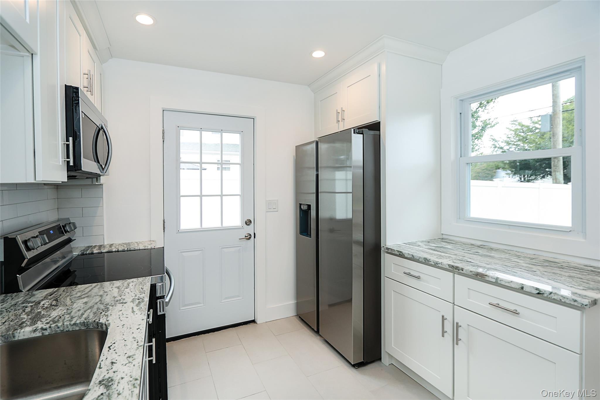 50 Carlls Path, North Babylon, NY 11703