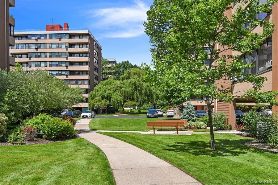 162-40 9th Avenue # 8B, Beechhurst, NY 11357