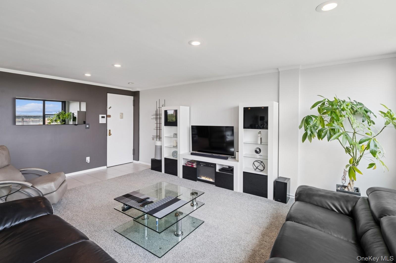 162-40 9th Avenue # 8B, Beechhurst, NY 11357