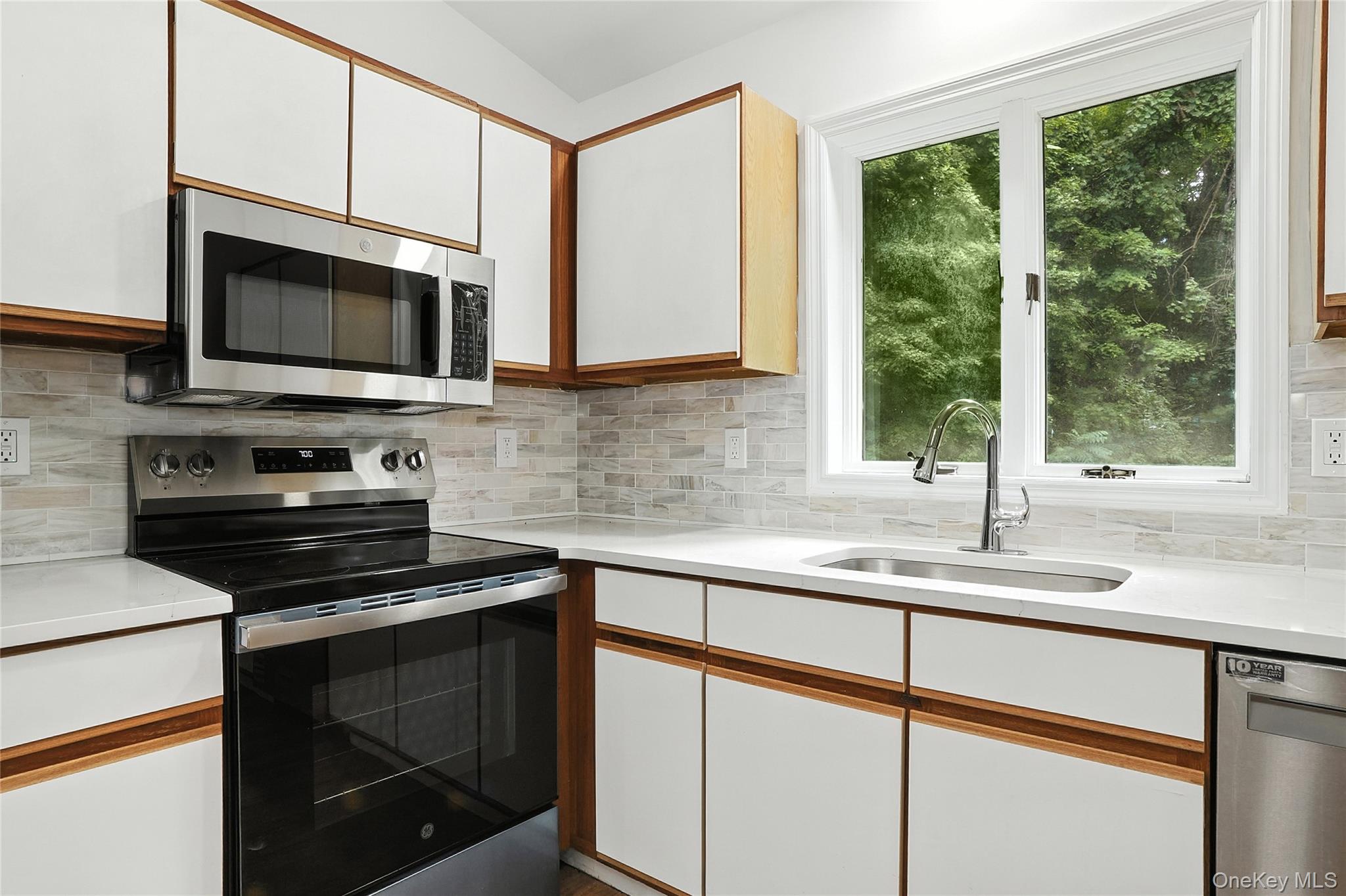 5760 Route 82, Clinton Corners, NY 12514