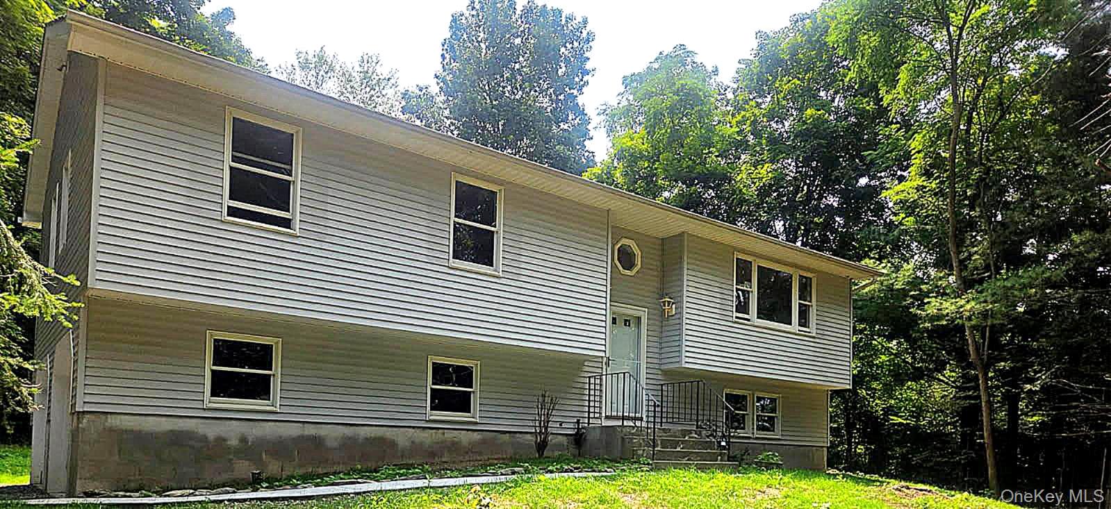 5760 Route 82, Clinton Corners, NY 12514