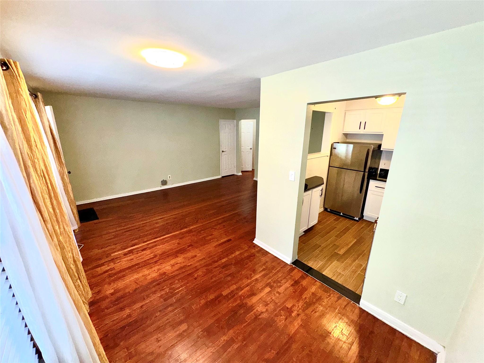 102 Edwards # 1C, Roslyn Heights, NY 11577