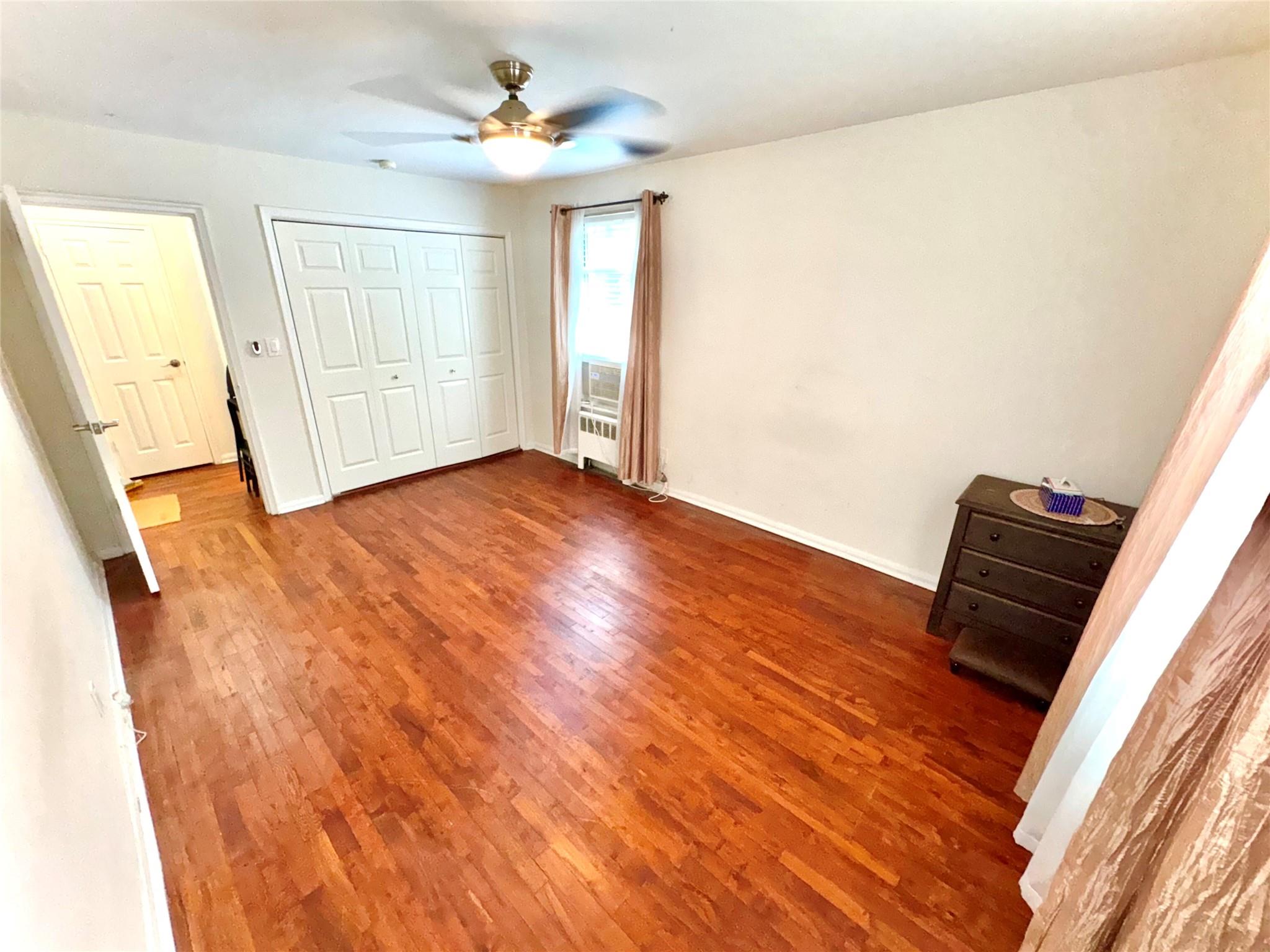 102 Edwards # 1C, Roslyn Heights, NY 11577