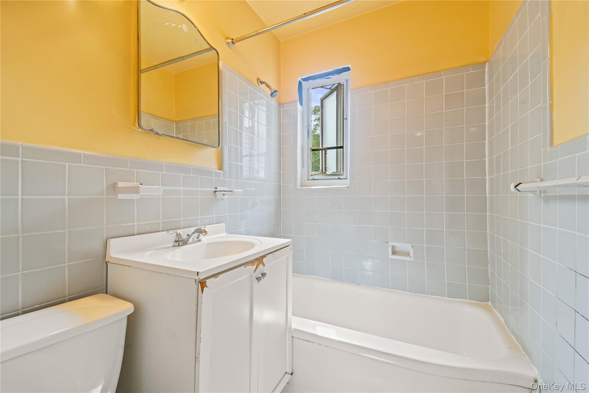 86-06 231st # Upper, Queens Village, NY 11427