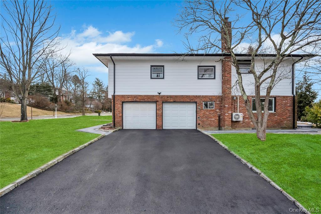 16 Huckleberry Lane, Oyster Bay, NY 11771