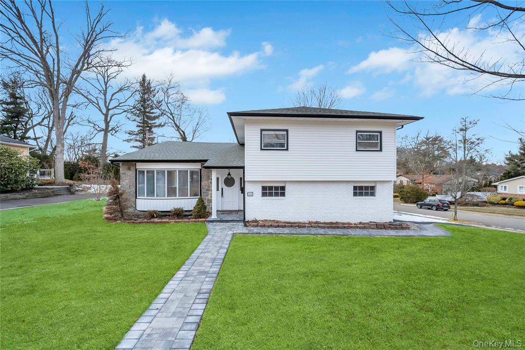 16 Huckleberry Lane, Oyster Bay, NY 11771