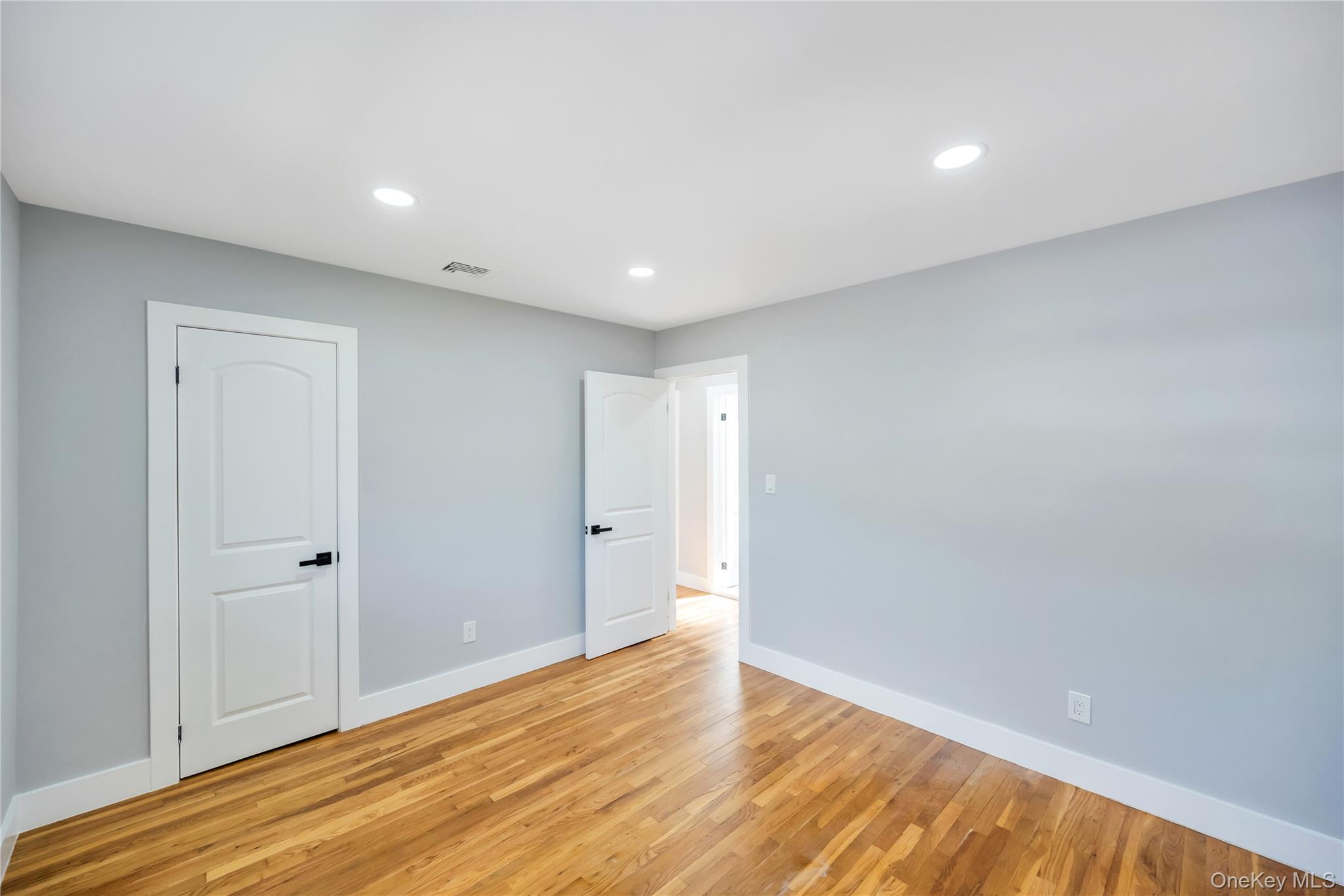 16 Huckleberry Lane, Oyster Bay, NY 11771