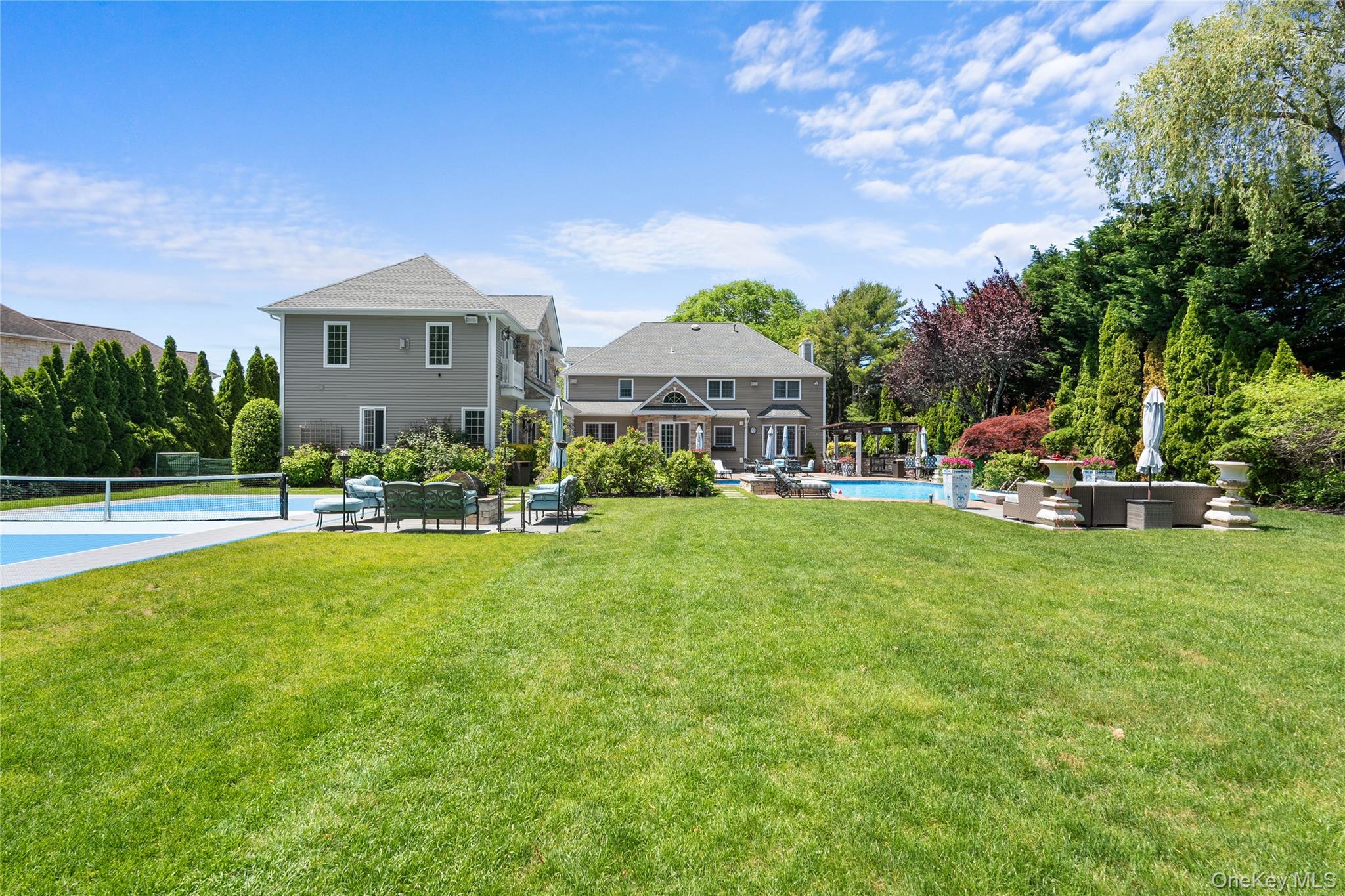 11 Crick Holly Lane, East Islip, NY 11730