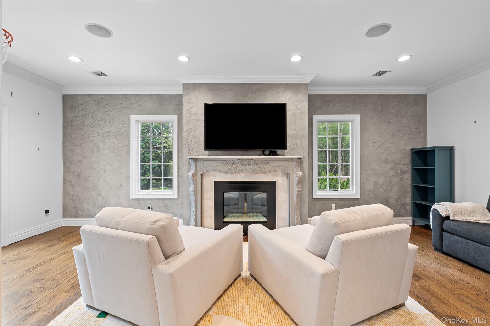 11 Crick Holly Lane, East Islip, NY 11730