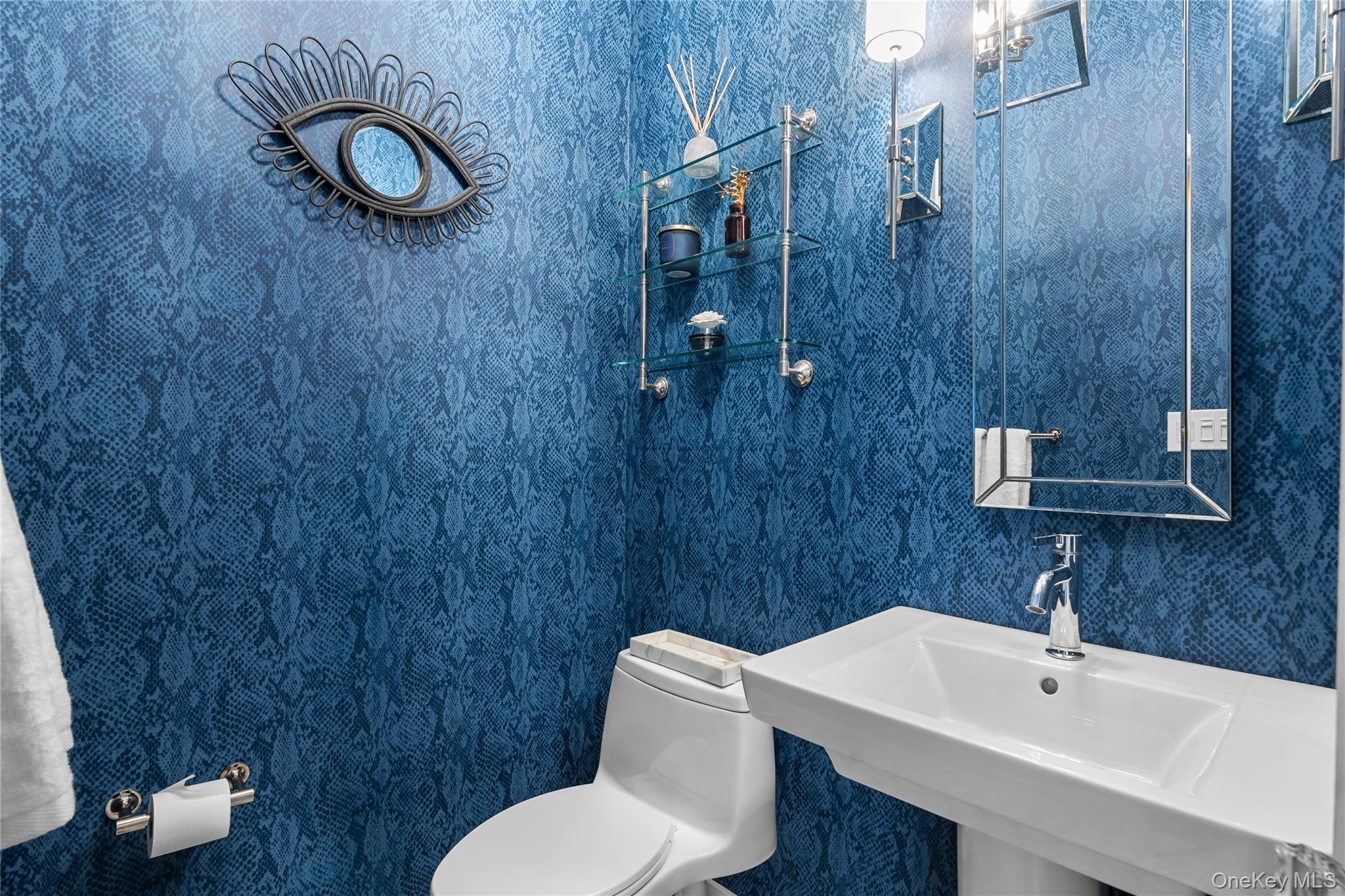 11 Crick Holly Lane, East Islip, NY 11730