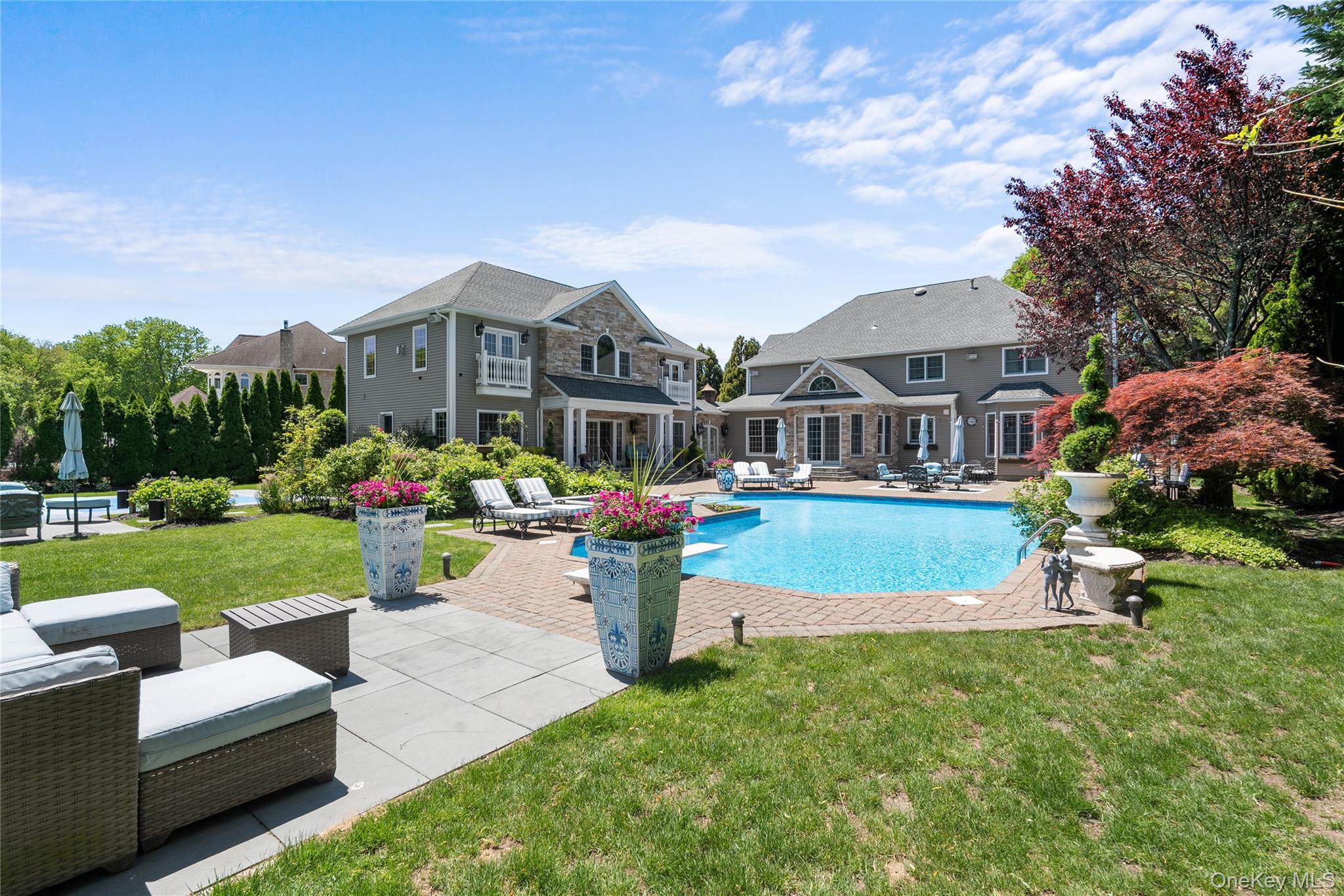 11 Crick Holly Lane, East Islip, NY 11730