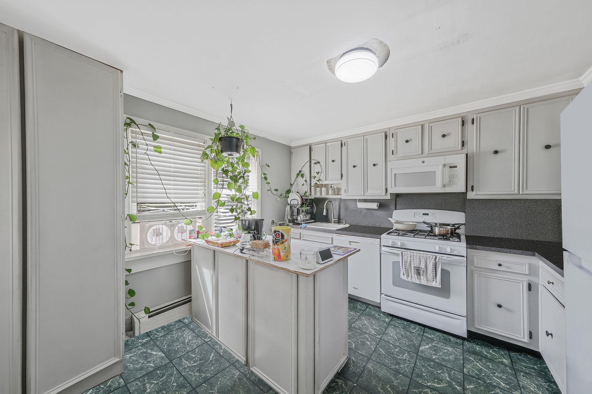 46 Lincoln Avenue, Sayville, NY 11782