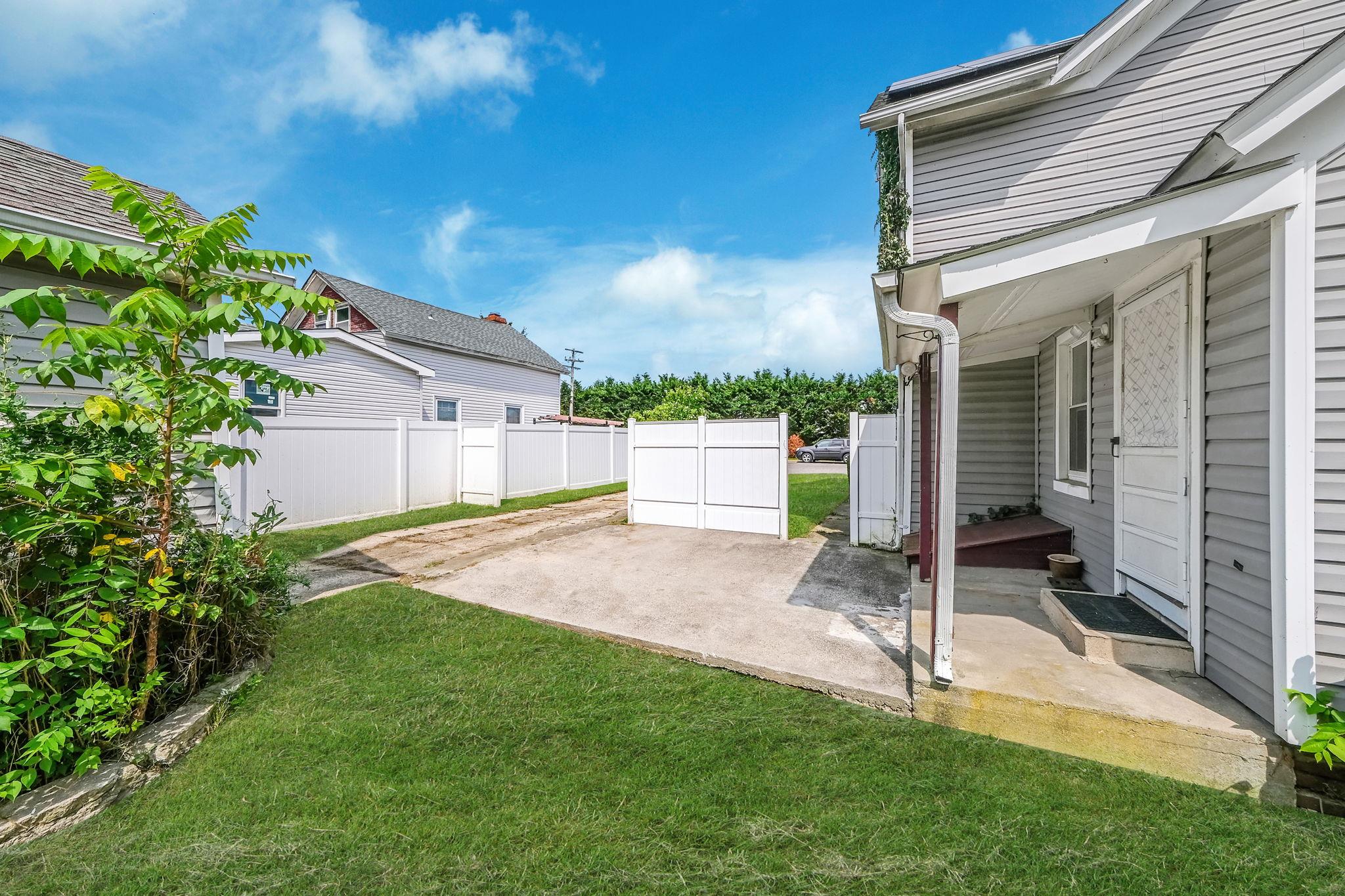 46 Lincoln Avenue, Sayville, NY 11782