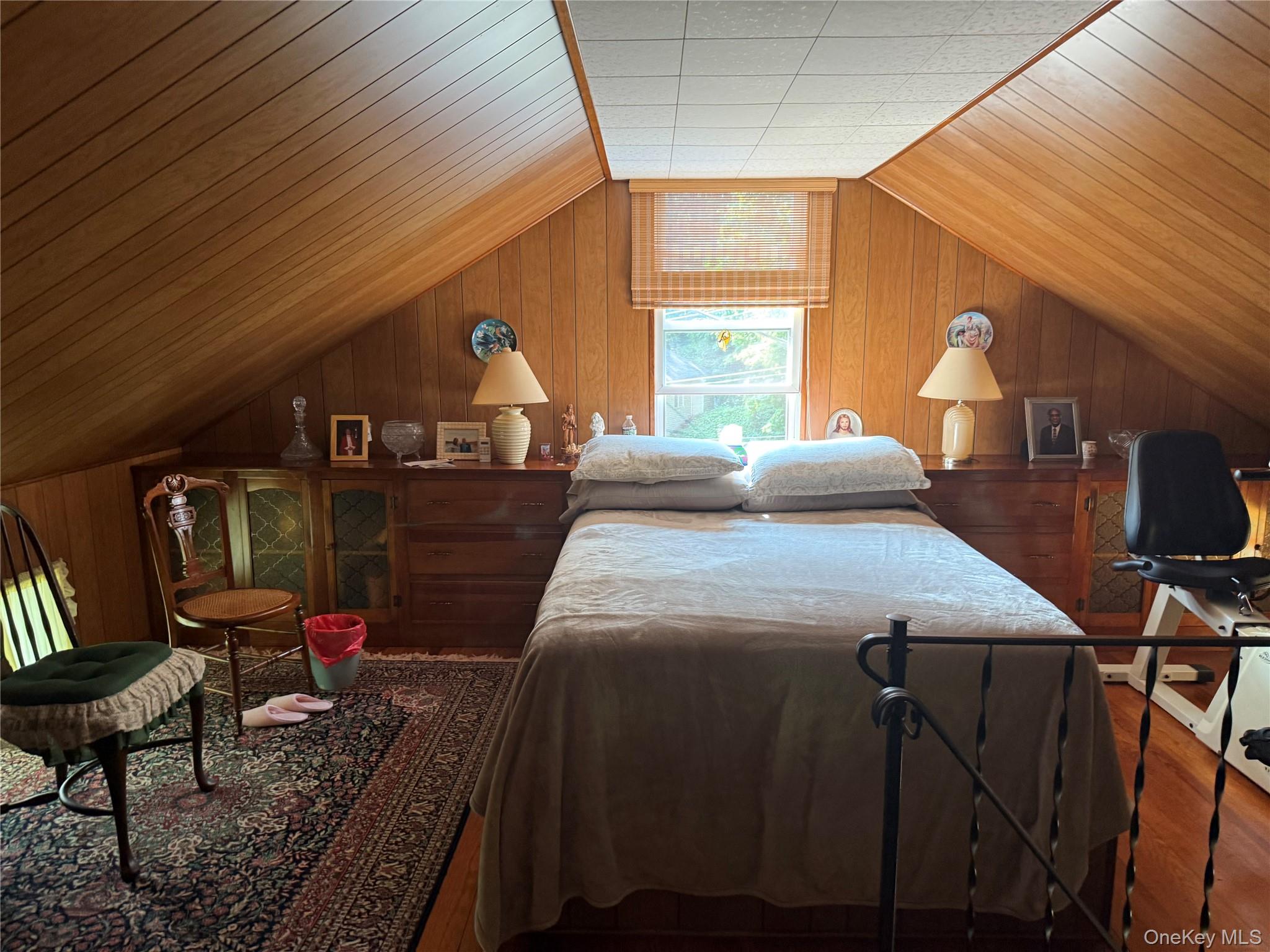 1 Hillside Lane, Huntington, NY 11743