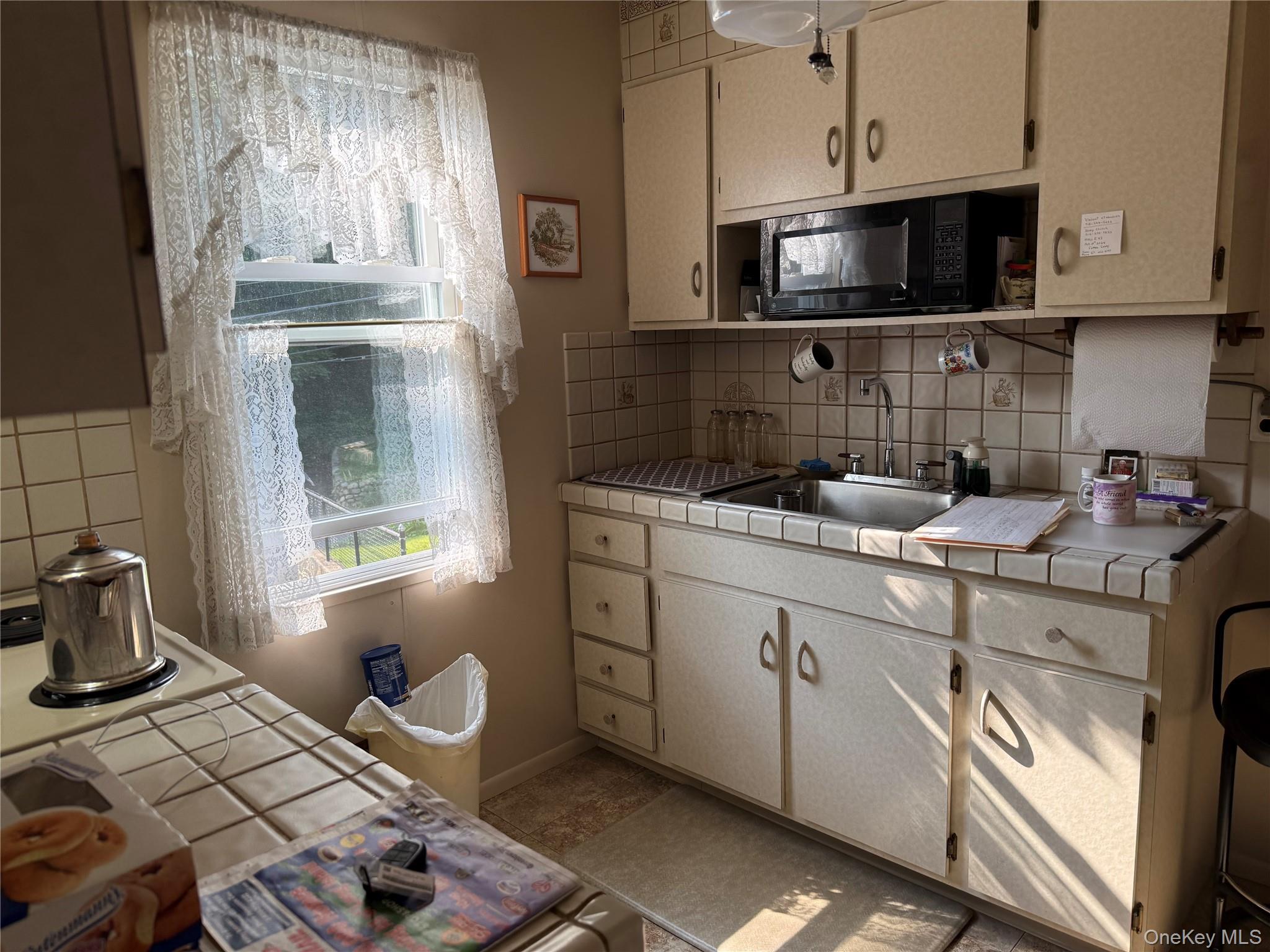 1 Hillside Lane, Huntington, NY 11743