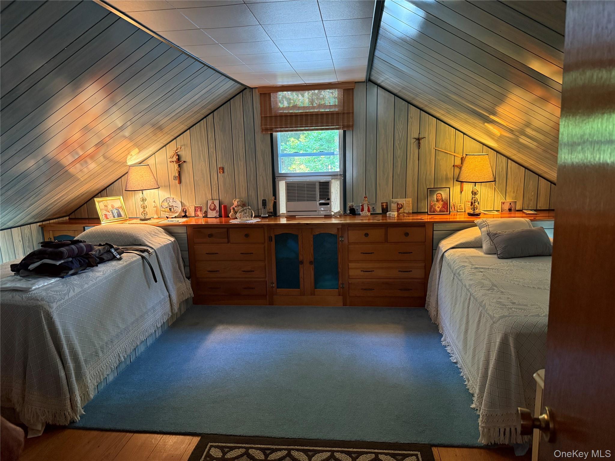 1 Hillside Lane, Huntington, NY 11743