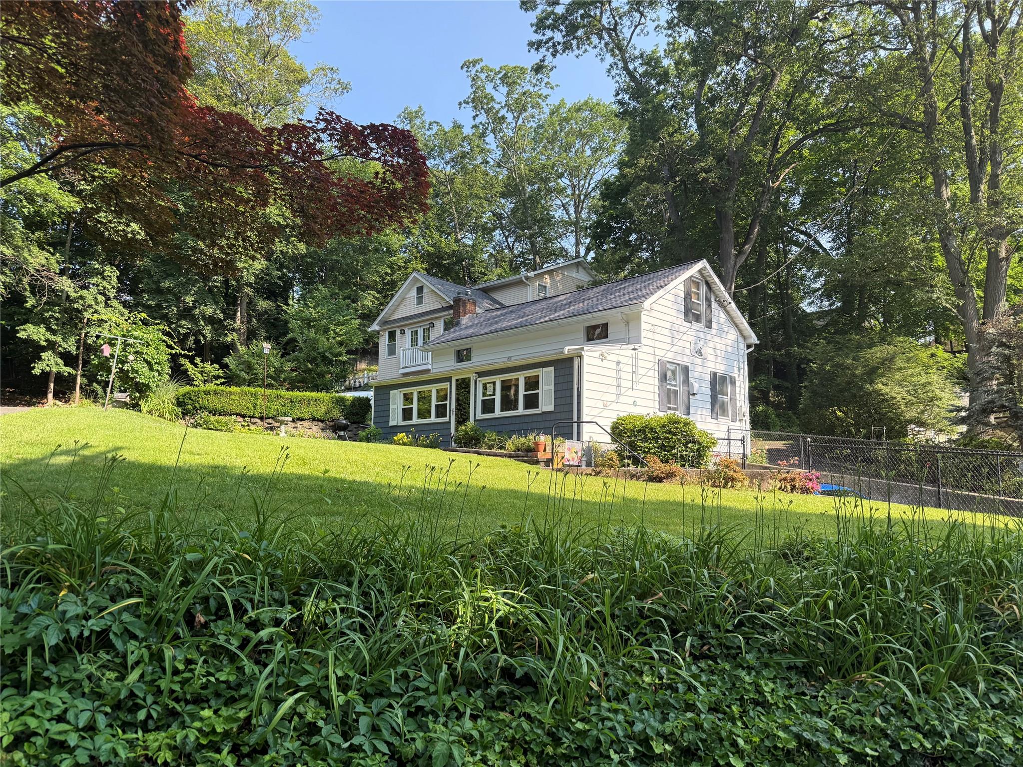 1 Hillside Lane, Huntington, NY 11743