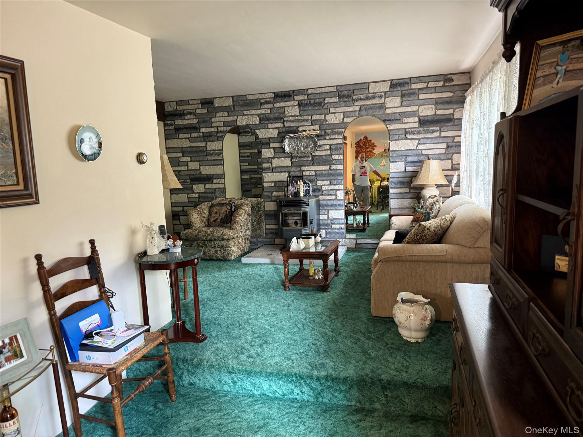 1 Hillside Lane, Huntington, NY 11743