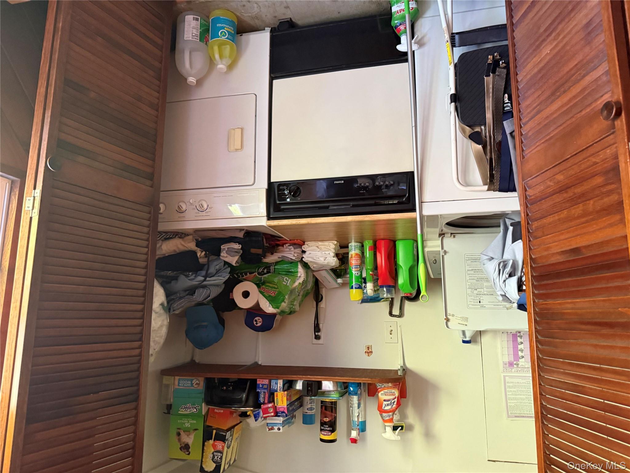 1 Hillside Lane, Huntington, NY 11743