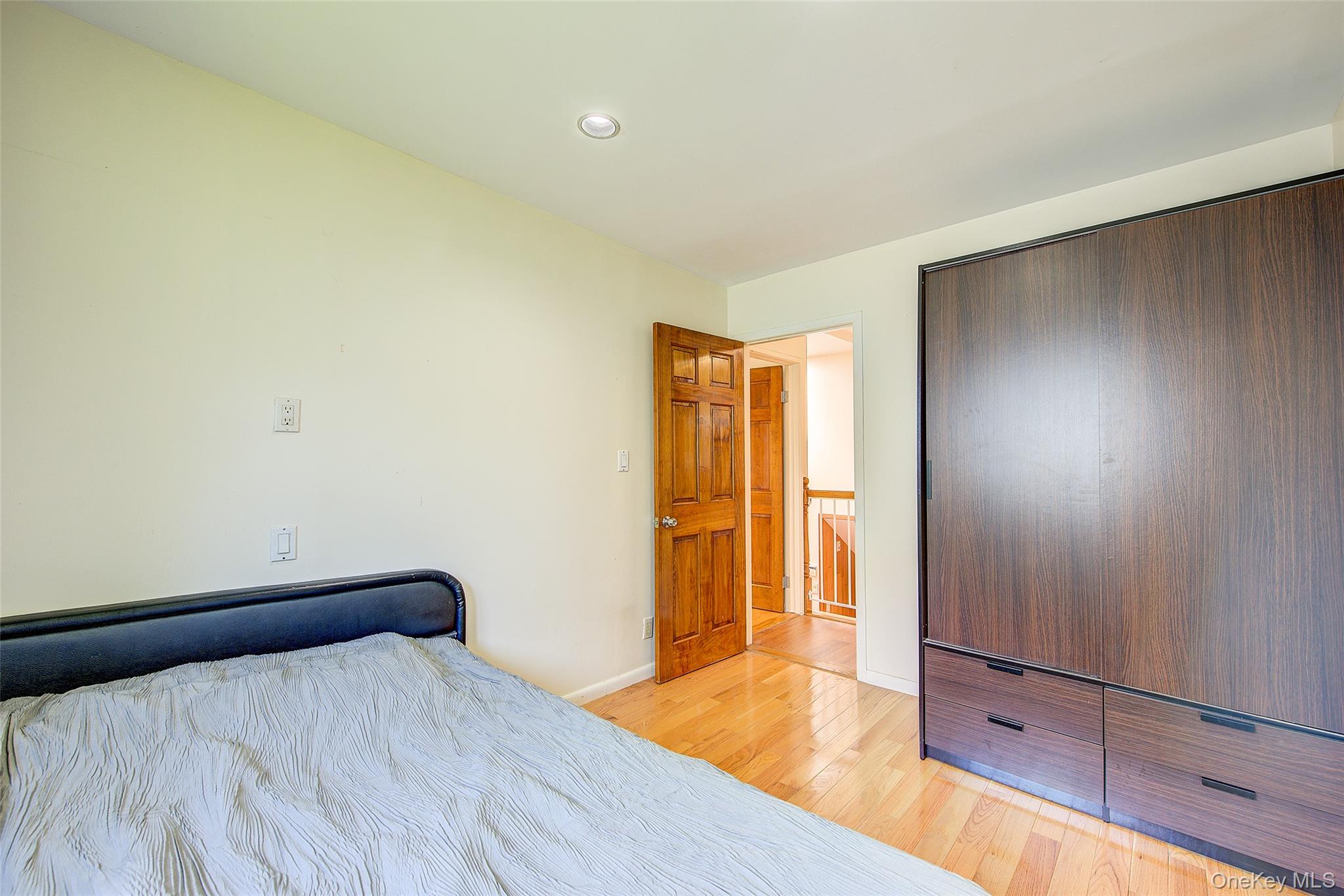 249-35 51 Avenue, Little Neck, NY 11362