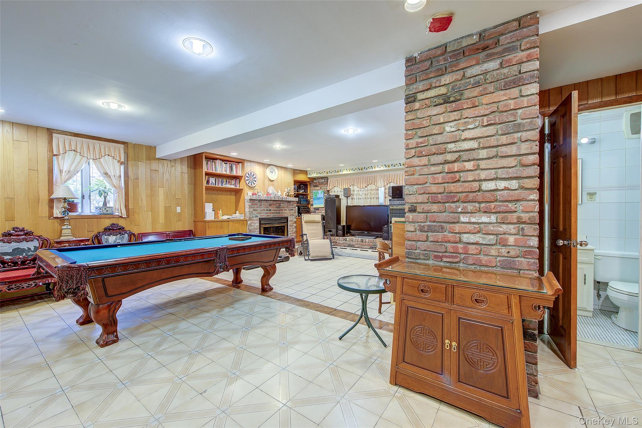 249-35 51 Avenue, Little Neck, NY 11362