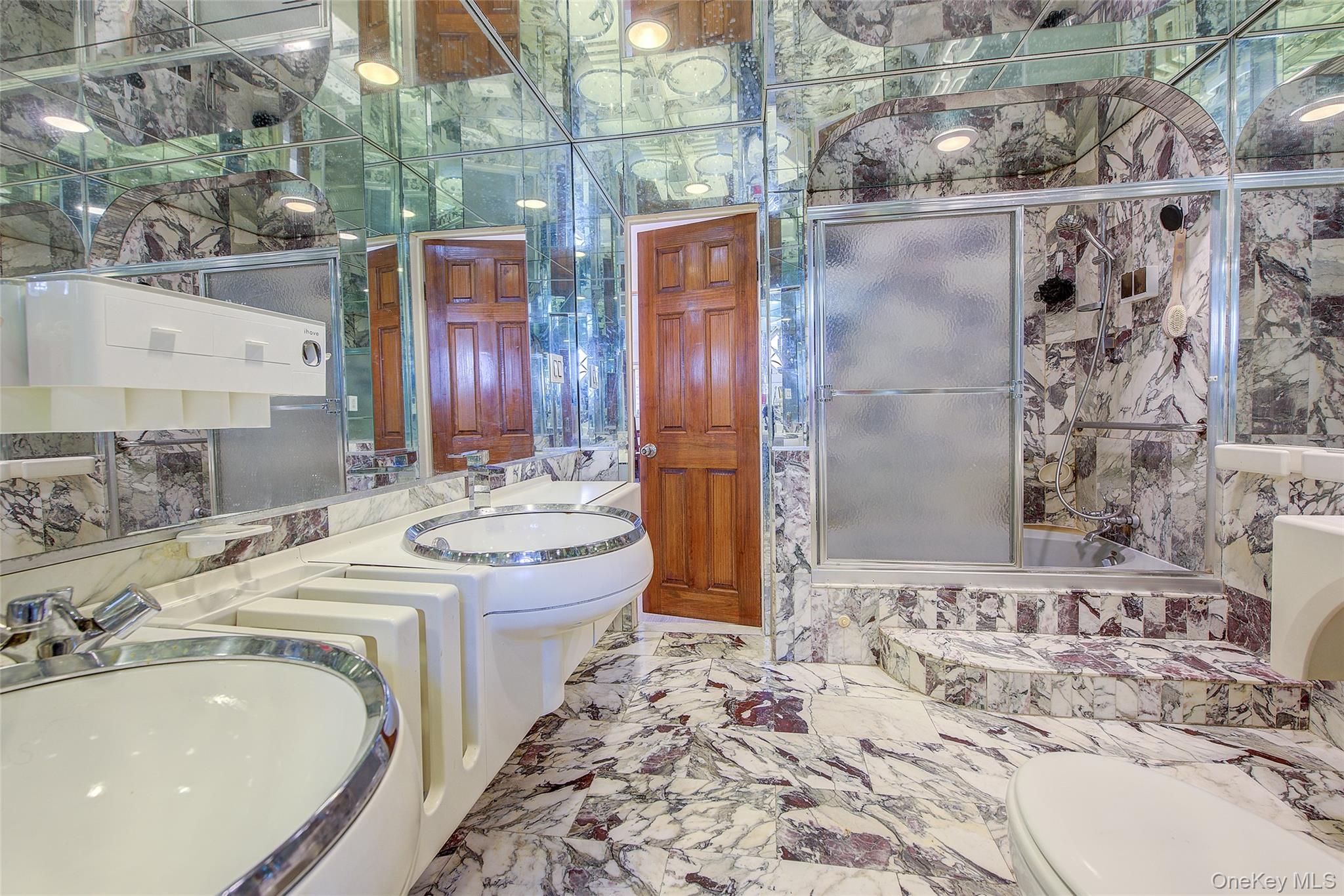 249-35 51 Avenue, Little Neck, NY 11362