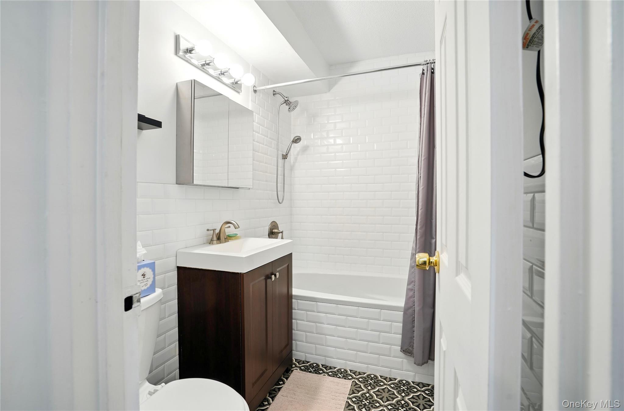 119-45 Union Turnpike # 7E, Forest Hills, NY 11375