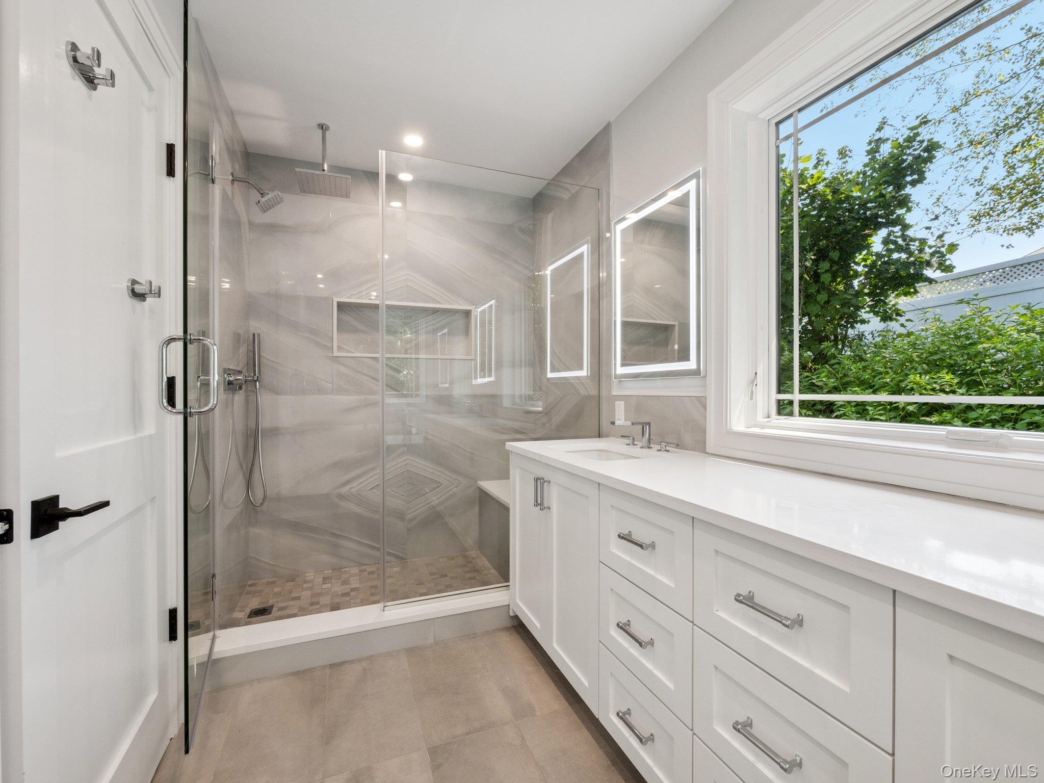 2 Arthur Place, Woodbury, NY 11797