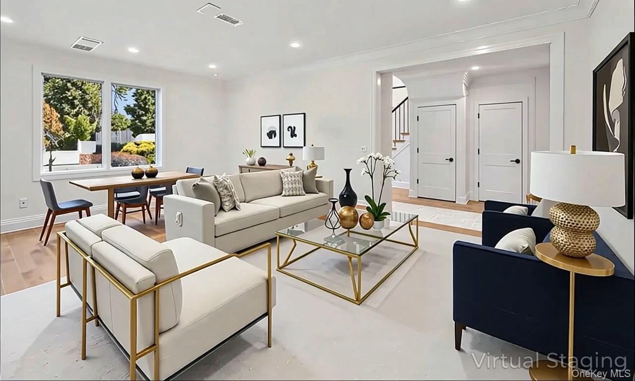 2 Arthur Place, Woodbury, NY 11797