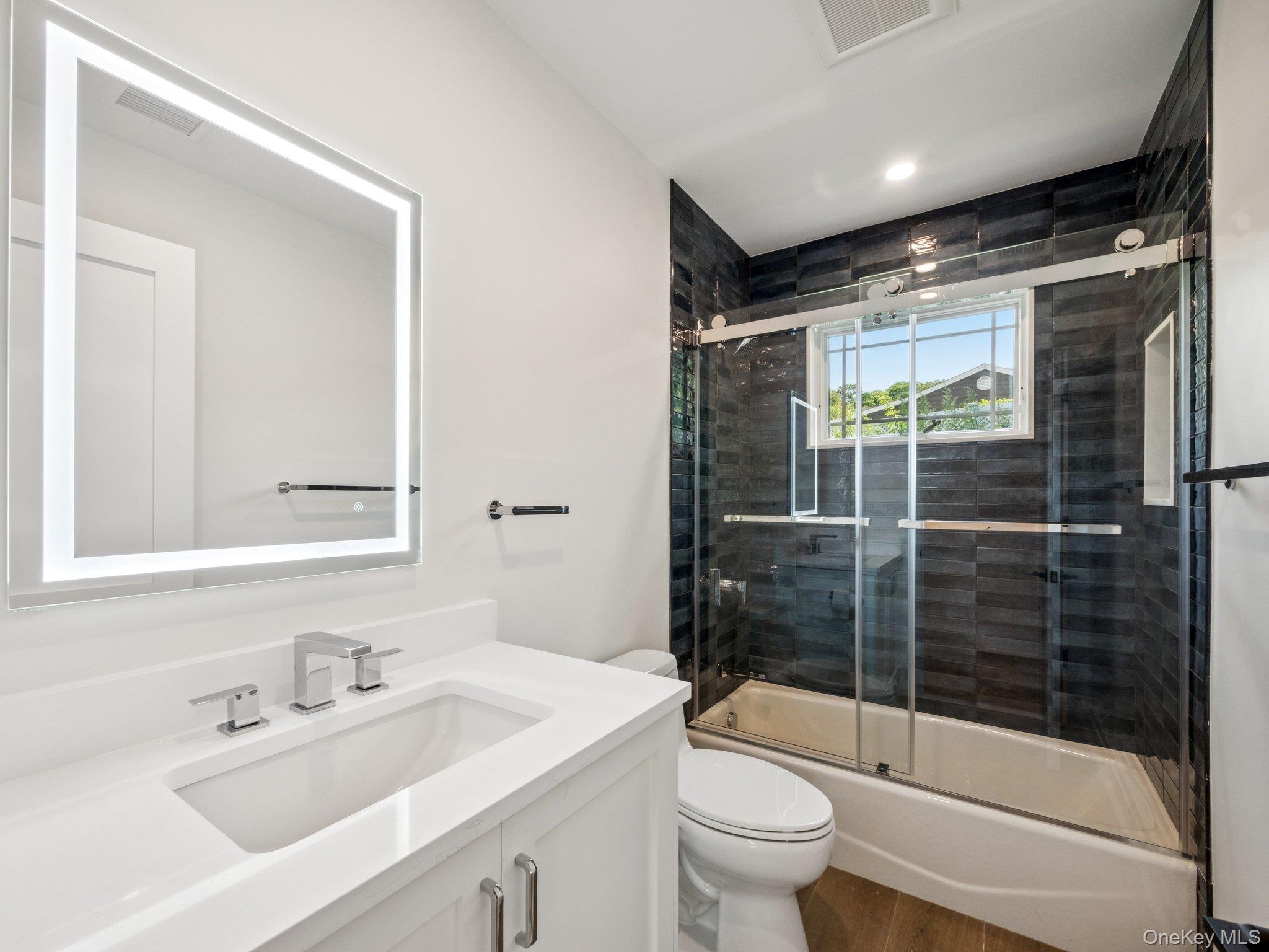 2 Arthur Place, Woodbury, NY 11797