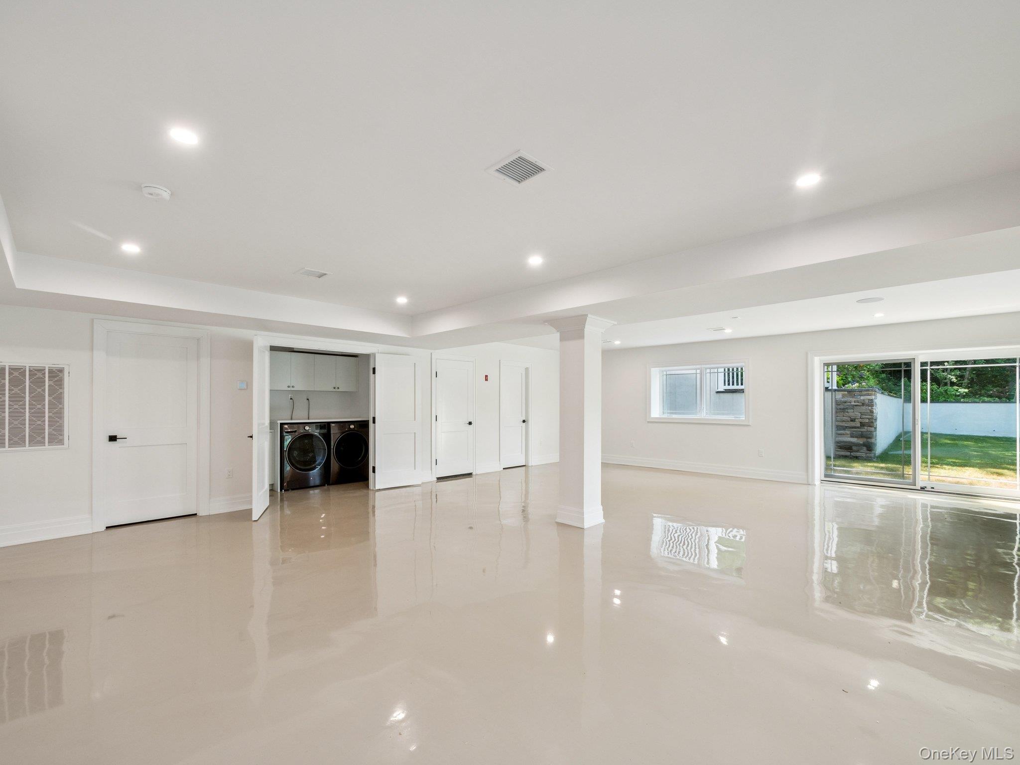 2 Arthur Place, Woodbury, NY 11797