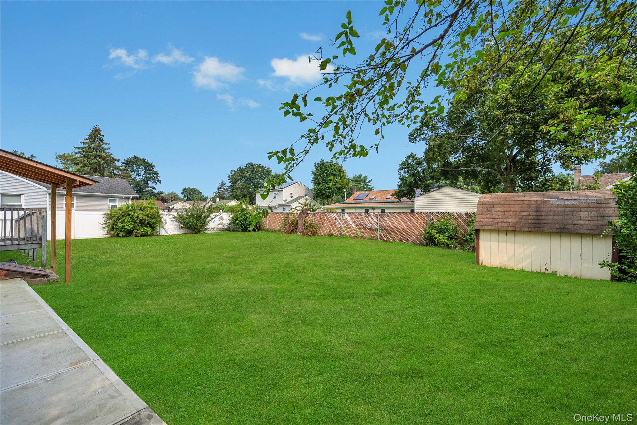 10 Saint Andrews Drive, Brentwood, NY 11717