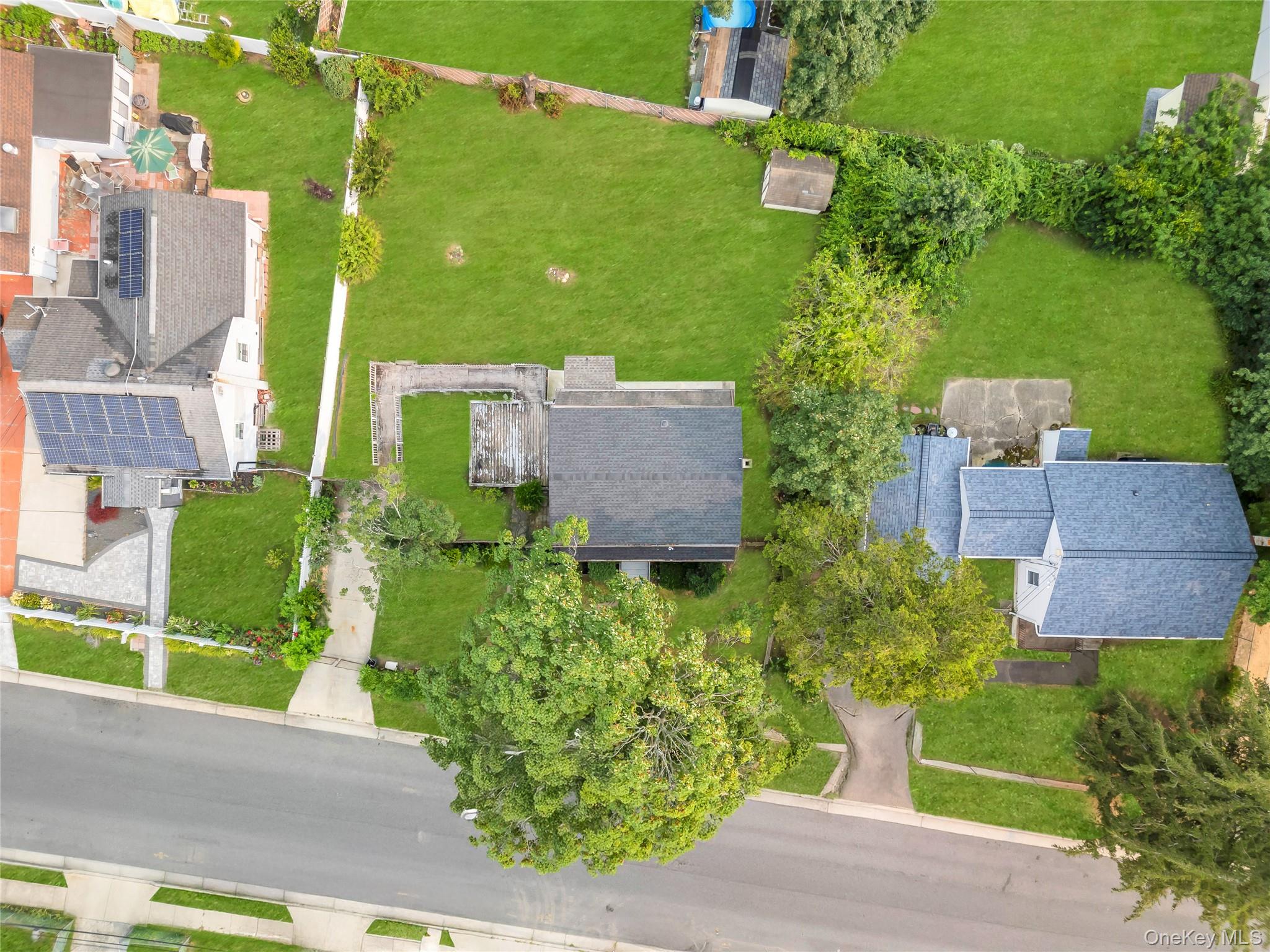 10 Saint Andrews Drive, Brentwood, NY 11717