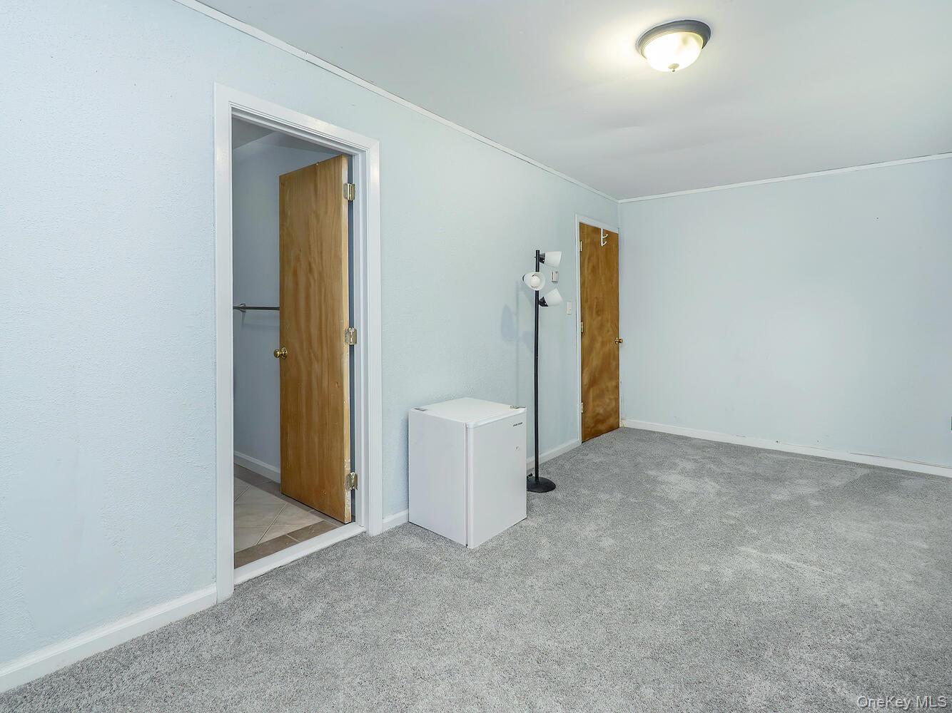 60 Grove Street, Glenwood Landing, NY 11547