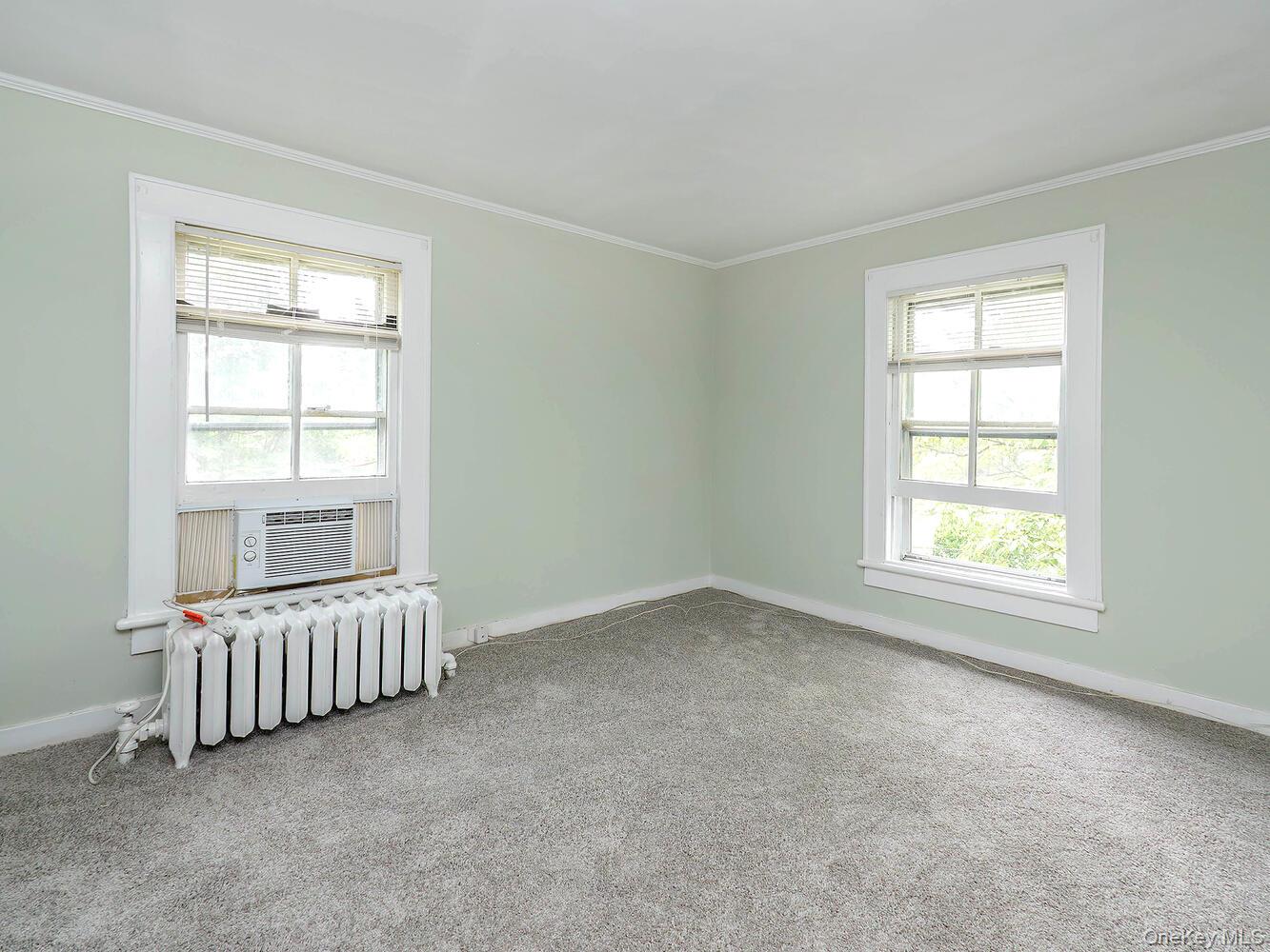 60 Grove Street, Glenwood Landing, NY 11547