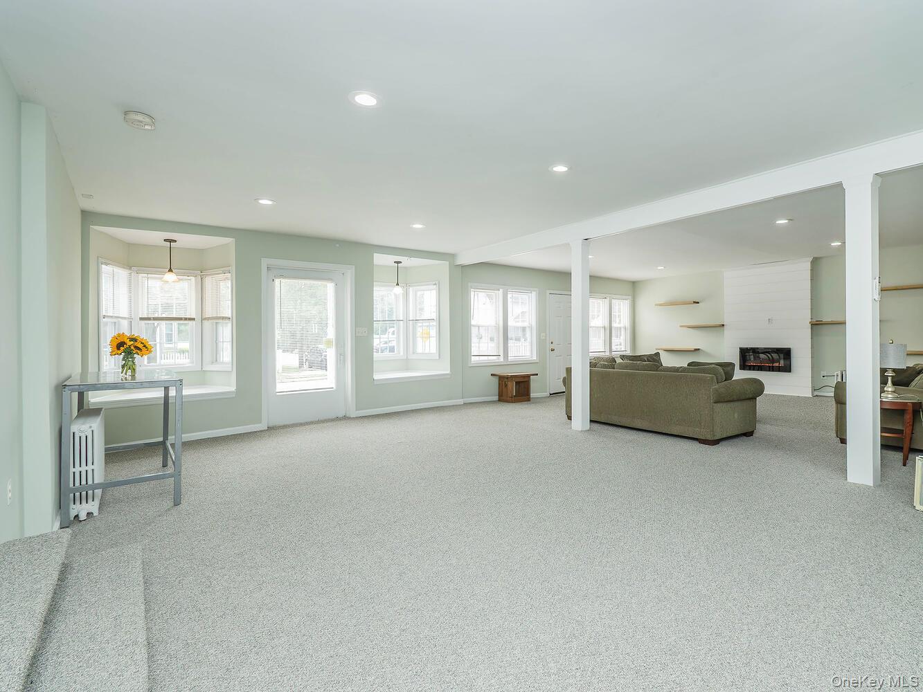 60 Grove Street, Glenwood Landing, NY 11547