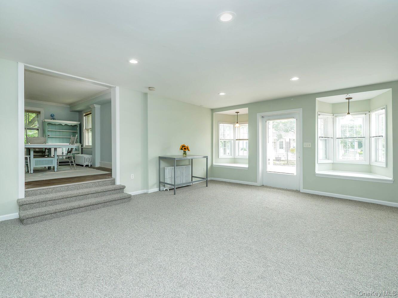 60 Grove Street, Glenwood Landing, NY 11547