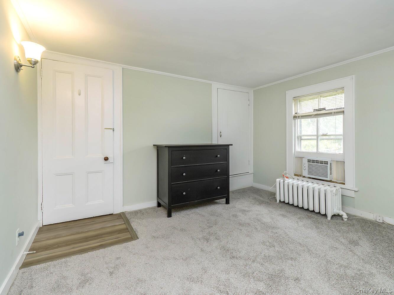 60 Grove Street, Glenwood Landing, NY 11547