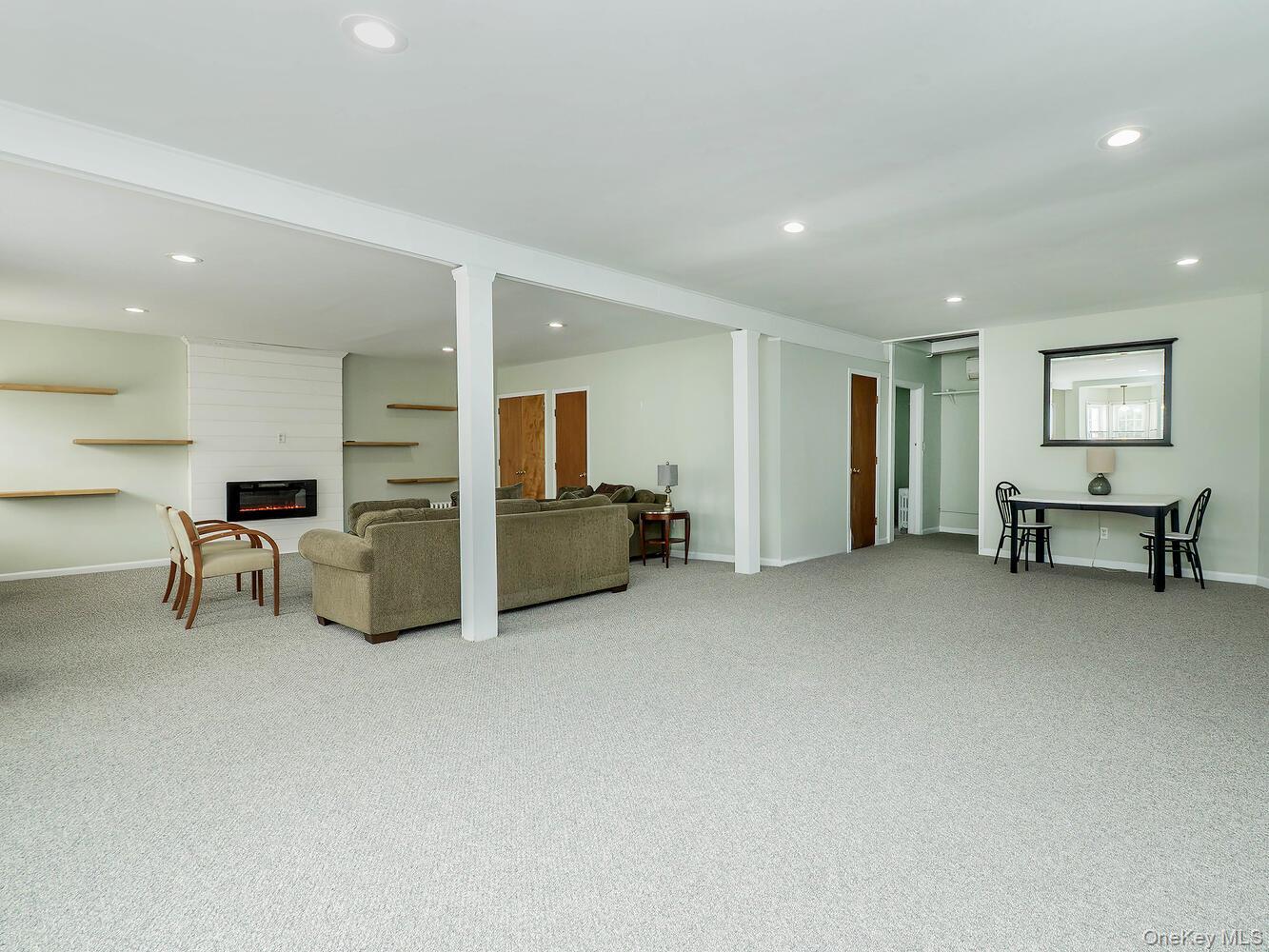 60 Grove Street, Glenwood Landing, NY 11547